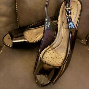 Life Stride Glossy Black Peep-Toe Heels Size 7